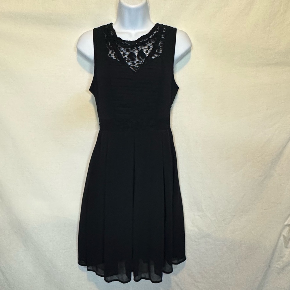 F-106‎ Nikibiki Black Pleated & Lace Detail Lined Sleeveless MIDI Dress Size S